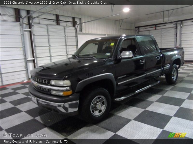 Onyx Black / Graphite Gray 2002 Chevrolet Silverado 1500 LS Crew Cab