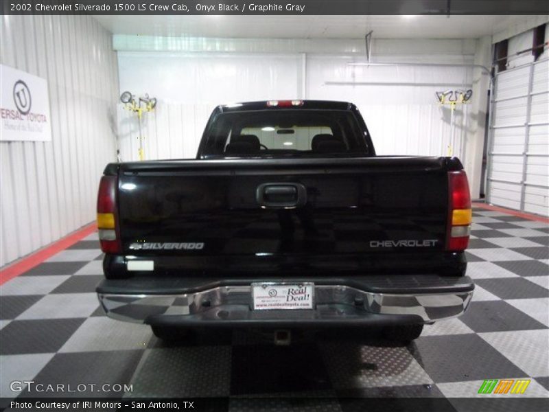 Onyx Black / Graphite Gray 2002 Chevrolet Silverado 1500 LS Crew Cab