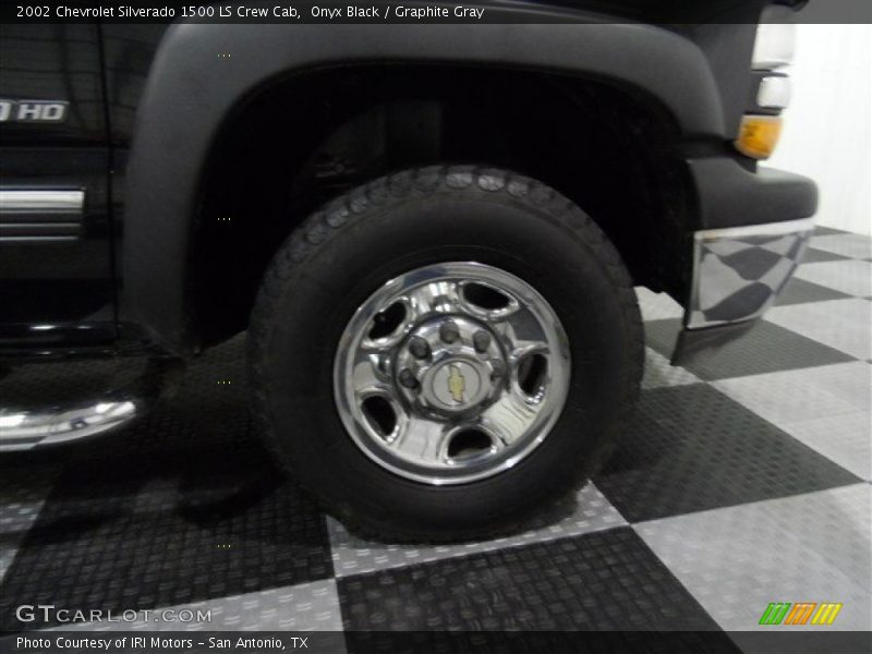 Onyx Black / Graphite Gray 2002 Chevrolet Silverado 1500 LS Crew Cab