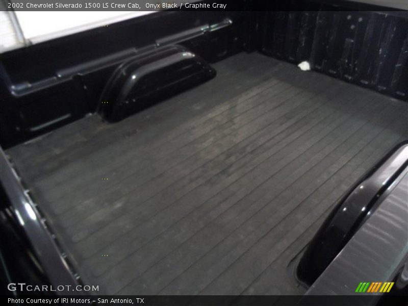 Onyx Black / Graphite Gray 2002 Chevrolet Silverado 1500 LS Crew Cab