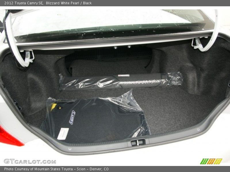 Blizzard White Pearl / Black 2012 Toyota Camry SE