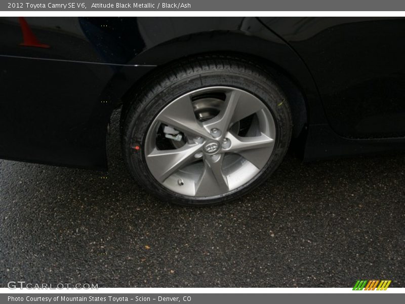 Attitude Black Metallic / Black/Ash 2012 Toyota Camry SE V6