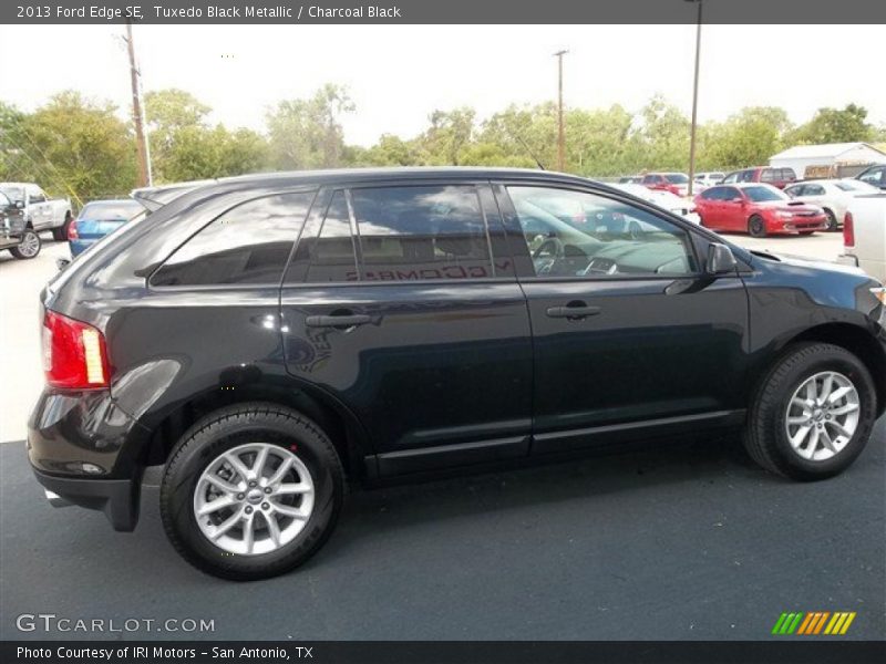 Tuxedo Black Metallic / Charcoal Black 2013 Ford Edge SE