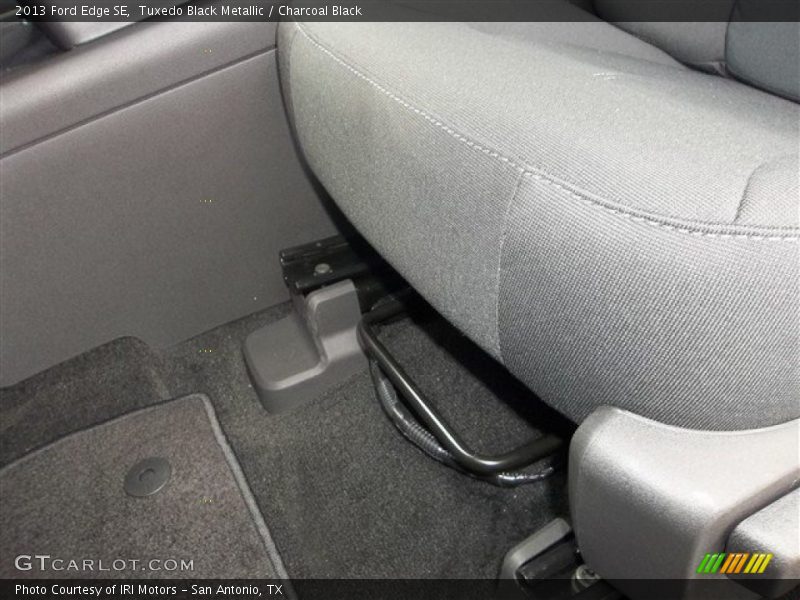 Tuxedo Black Metallic / Charcoal Black 2013 Ford Edge SE