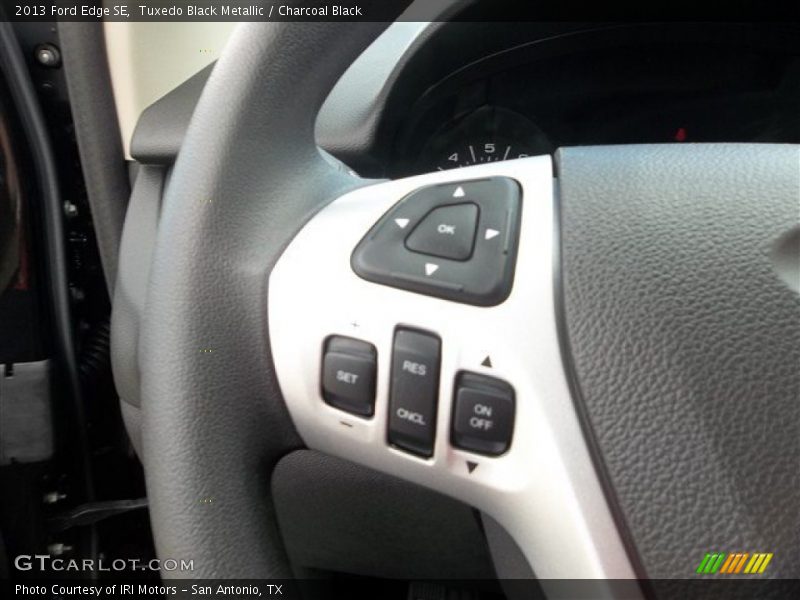 Tuxedo Black Metallic / Charcoal Black 2013 Ford Edge SE