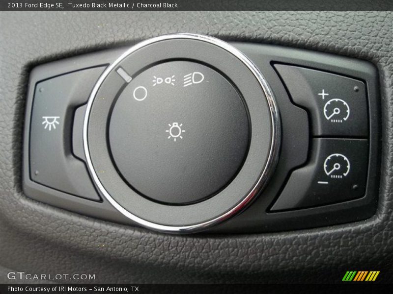 Tuxedo Black Metallic / Charcoal Black 2013 Ford Edge SE