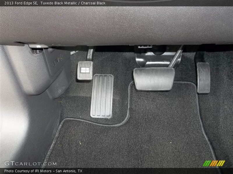 Tuxedo Black Metallic / Charcoal Black 2013 Ford Edge SE