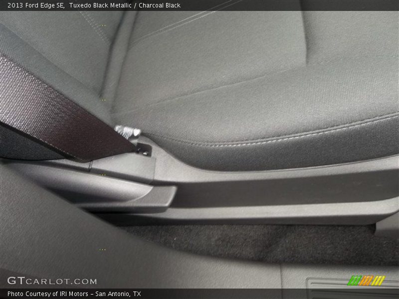 Tuxedo Black Metallic / Charcoal Black 2013 Ford Edge SE