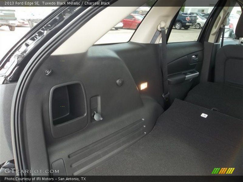 Tuxedo Black Metallic / Charcoal Black 2013 Ford Edge SE