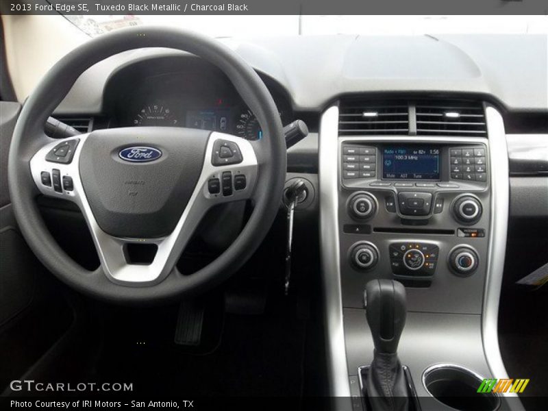 Tuxedo Black Metallic / Charcoal Black 2013 Ford Edge SE