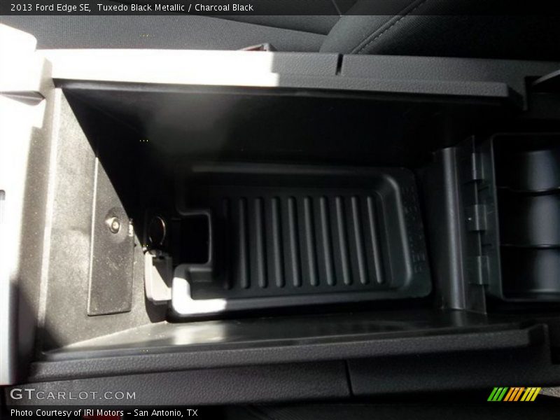 Tuxedo Black Metallic / Charcoal Black 2013 Ford Edge SE