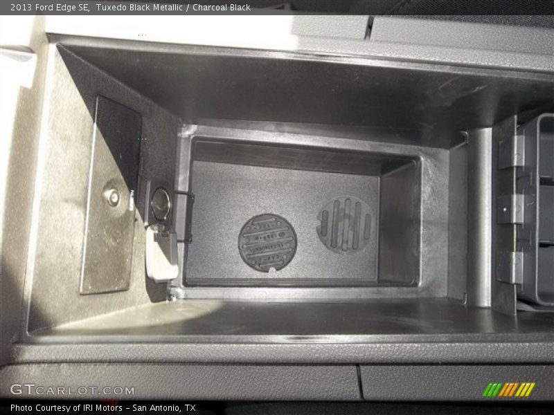 Tuxedo Black Metallic / Charcoal Black 2013 Ford Edge SE