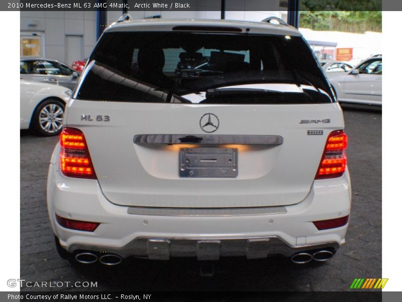 Arctic White / Black 2010 Mercedes-Benz ML 63 AMG 4Matic