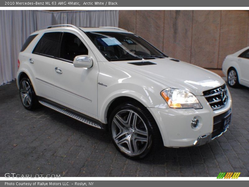 Front 3/4 View of 2010 ML 63 AMG 4Matic