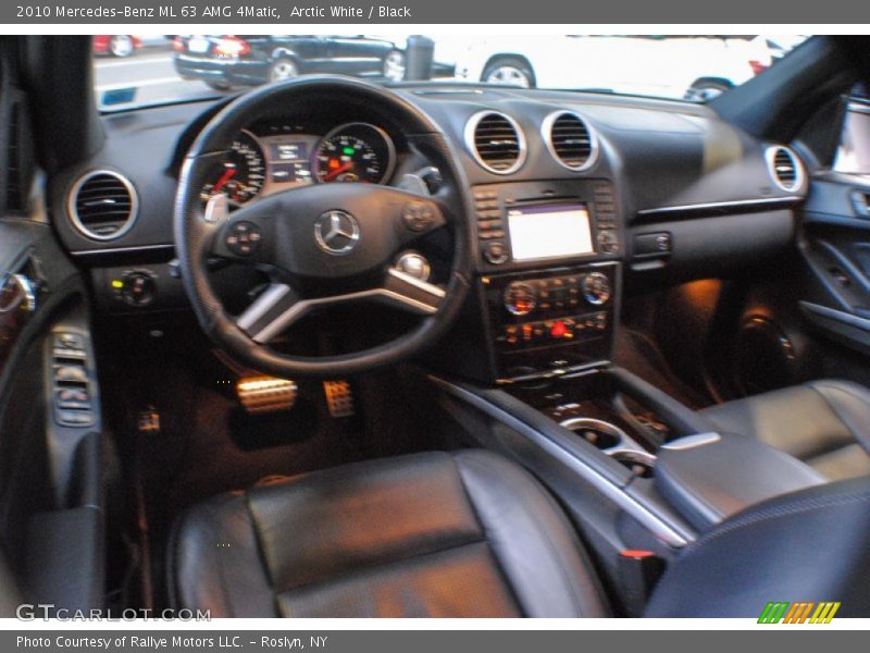 Arctic White / Black 2010 Mercedes-Benz ML 63 AMG 4Matic