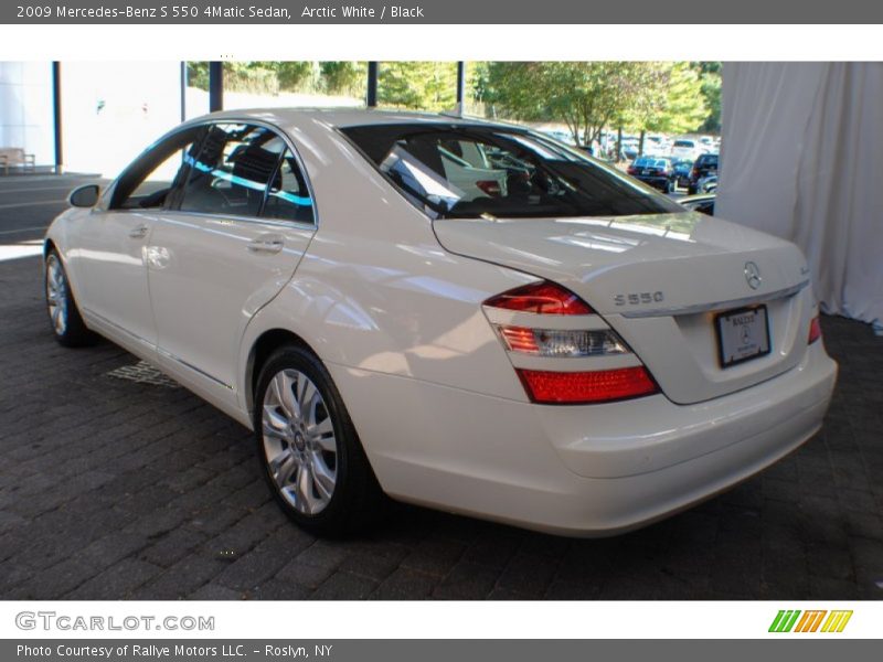 Arctic White / Black 2009 Mercedes-Benz S 550 4Matic Sedan