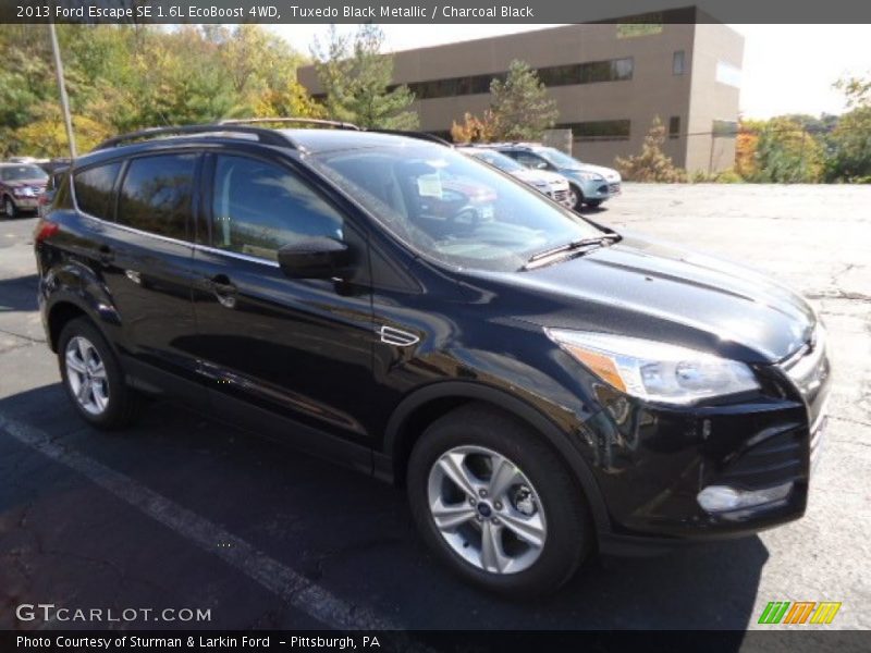 Tuxedo Black Metallic / Charcoal Black 2013 Ford Escape SE 1.6L EcoBoost 4WD