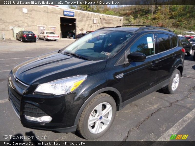 Tuxedo Black Metallic / Charcoal Black 2013 Ford Escape SE 1.6L EcoBoost 4WD