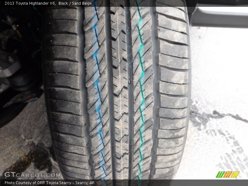 Black / Sand Beige 2013 Toyota Highlander V6