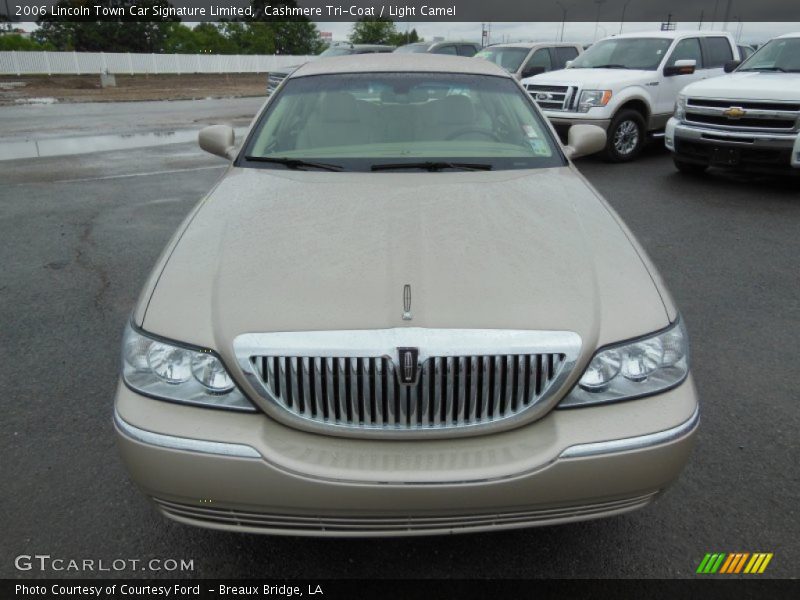 Cashmere Tri-Coat / Light Camel 2006 Lincoln Town Car Signature Limited