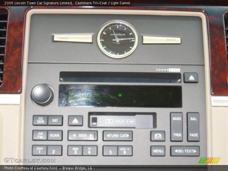 Cashmere Tri-Coat / Light Camel 2006 Lincoln Town Car Signature Limited