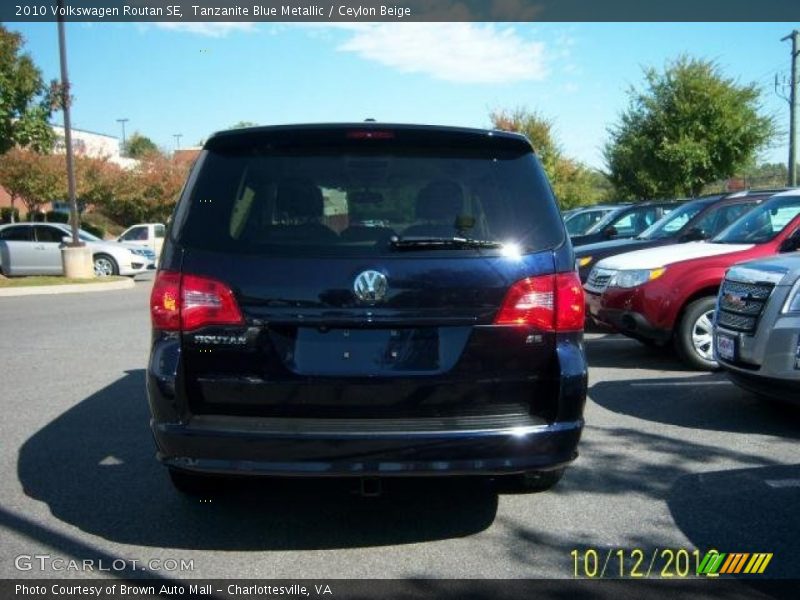 Tanzanite Blue Metallic / Ceylon Beige 2010 Volkswagen Routan SE