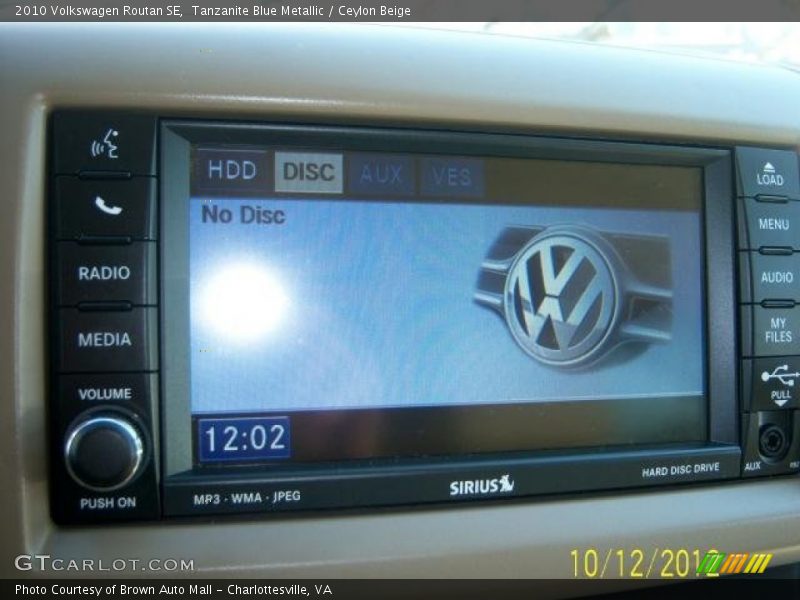 Tanzanite Blue Metallic / Ceylon Beige 2010 Volkswagen Routan SE