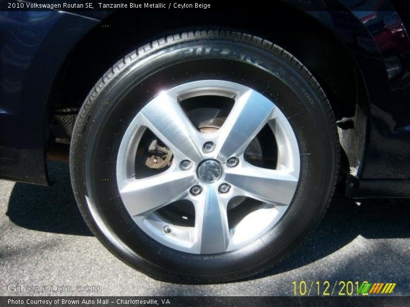 Tanzanite Blue Metallic / Ceylon Beige 2010 Volkswagen Routan SE