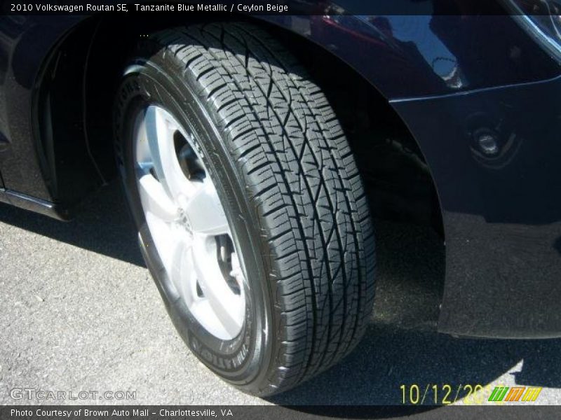 Tanzanite Blue Metallic / Ceylon Beige 2010 Volkswagen Routan SE