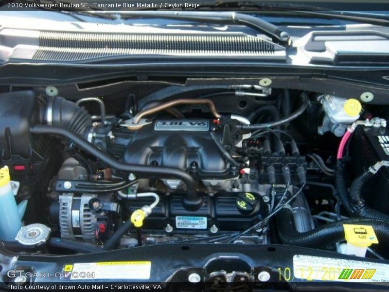 Tanzanite Blue Metallic / Ceylon Beige 2010 Volkswagen Routan SE