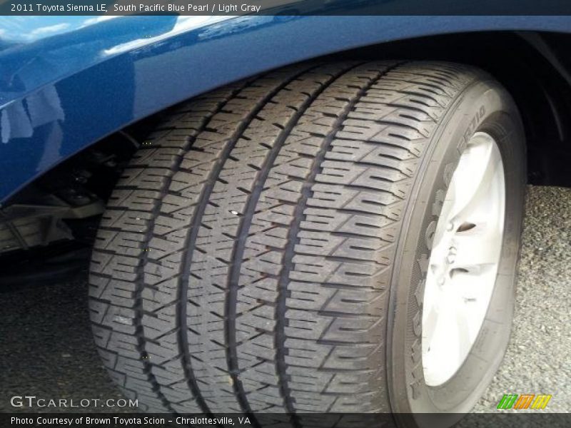 South Pacific Blue Pearl / Light Gray 2011 Toyota Sienna LE