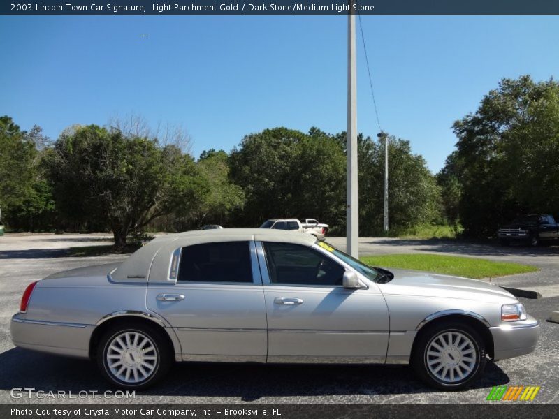 Light Parchment Gold / Dark Stone/Medium Light Stone 2003 Lincoln Town Car Signature