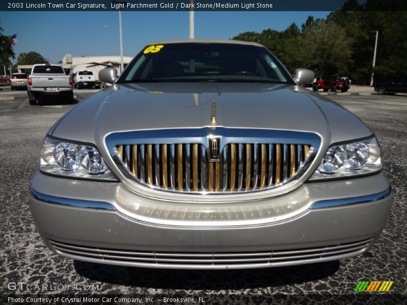 Light Parchment Gold / Dark Stone/Medium Light Stone 2003 Lincoln Town Car Signature