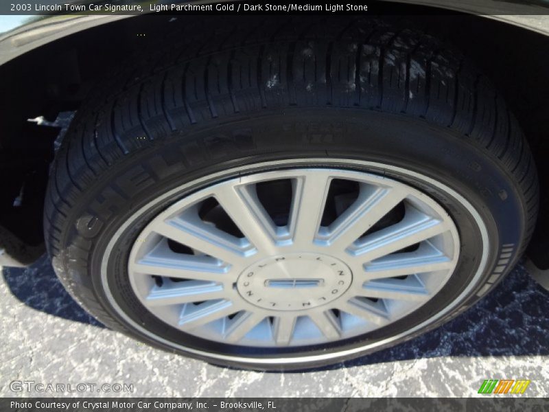 Light Parchment Gold / Dark Stone/Medium Light Stone 2003 Lincoln Town Car Signature