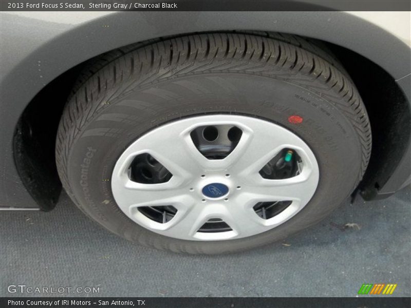Sterling Gray / Charcoal Black 2013 Ford Focus S Sedan
