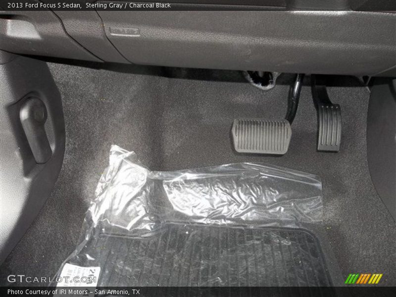 Sterling Gray / Charcoal Black 2013 Ford Focus S Sedan