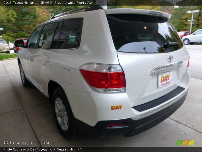 Blizzard White Pearl / Ash 2013 Toyota Highlander SE 4WD