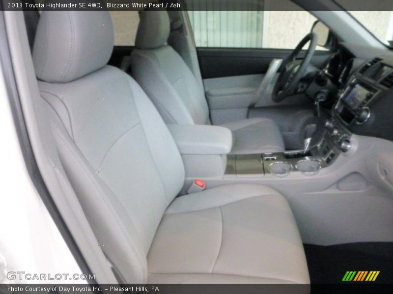 Blizzard White Pearl / Ash 2013 Toyota Highlander SE 4WD