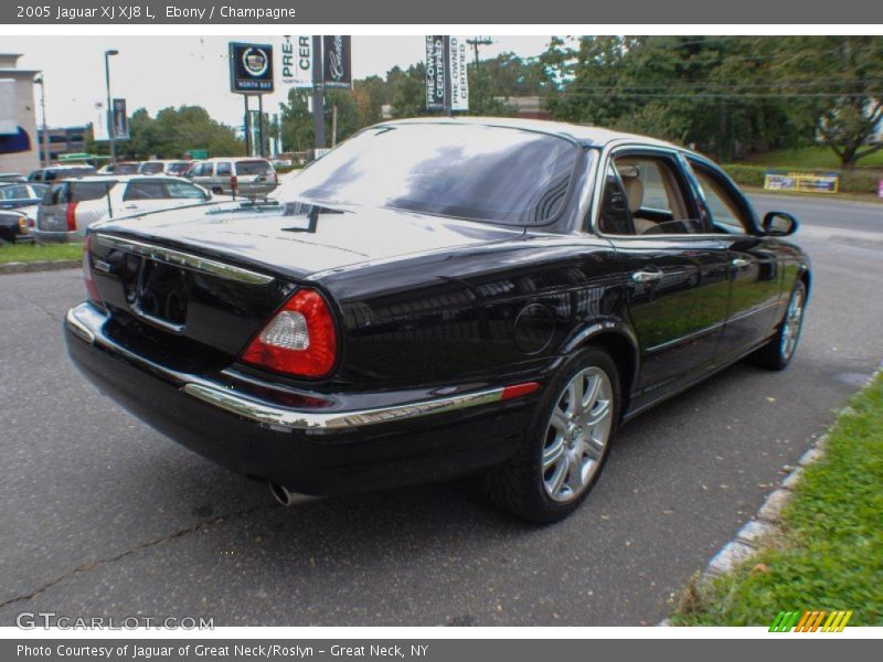 Ebony / Champagne 2005 Jaguar XJ XJ8 L