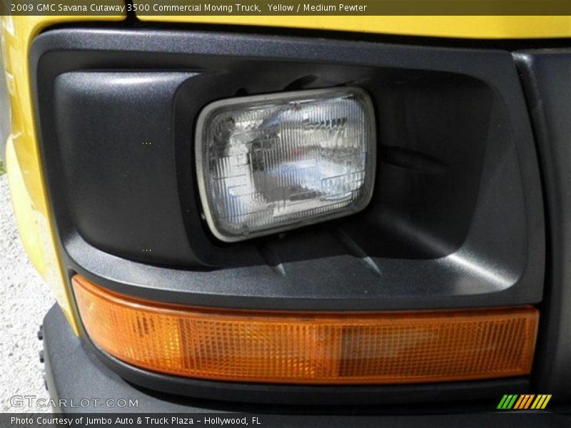Yellow / Medium Pewter 2009 GMC Savana Cutaway 3500 Commercial Moving Truck