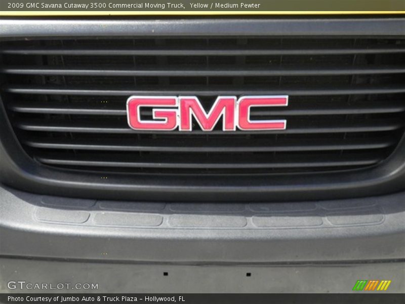 Yellow / Medium Pewter 2009 GMC Savana Cutaway 3500 Commercial Moving Truck