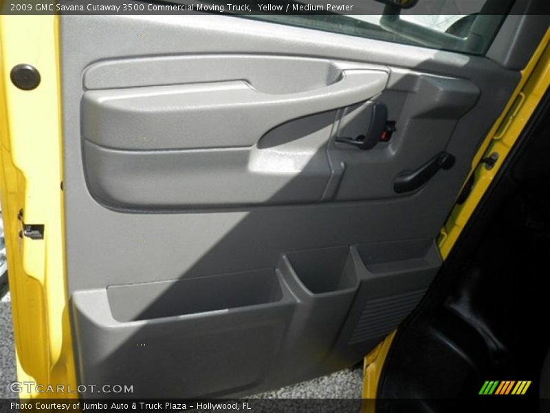 Yellow / Medium Pewter 2009 GMC Savana Cutaway 3500 Commercial Moving Truck