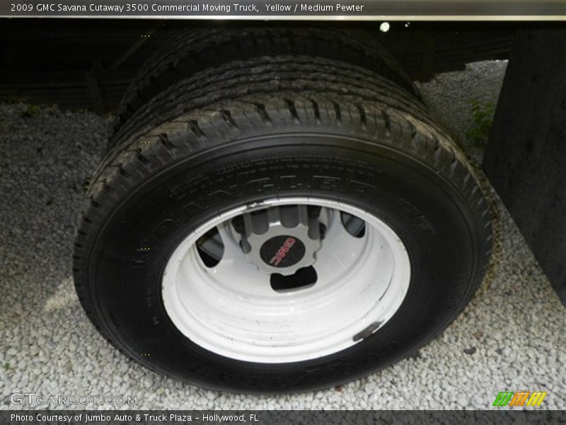 Yellow / Medium Pewter 2009 GMC Savana Cutaway 3500 Commercial Moving Truck