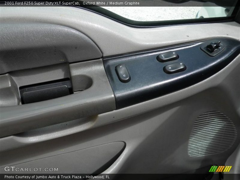 Oxford White / Medium Graphite 2001 Ford F250 Super Duty XLT SuperCab