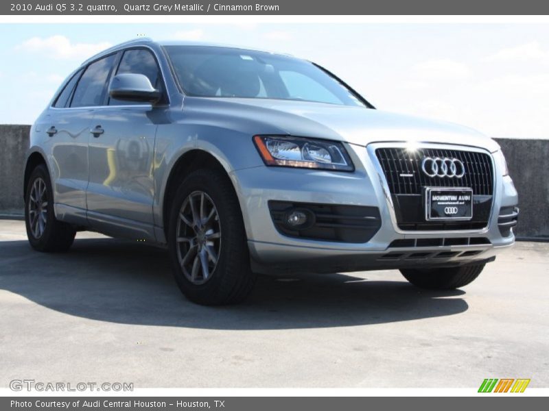 Quartz Grey Metallic / Cinnamon Brown 2010 Audi Q5 3.2 quattro