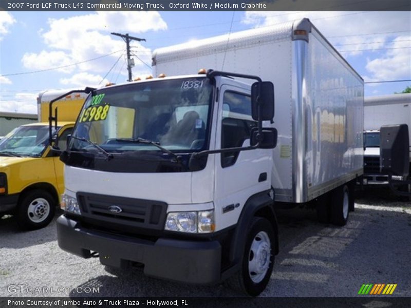 Oxford White / Medium Graphite 2007 Ford LCF Truck L45 Commercial Moving Truck