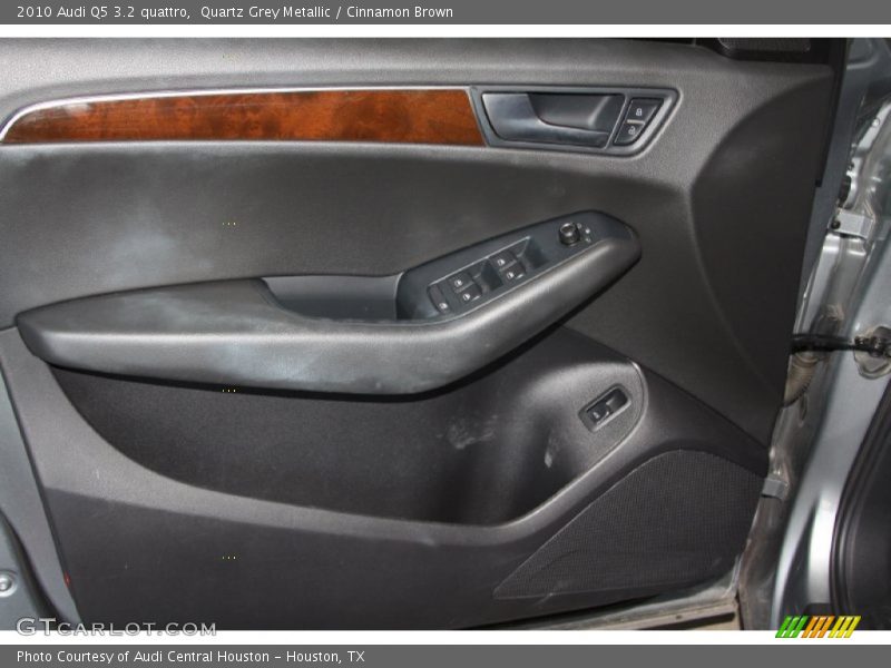 Quartz Grey Metallic / Cinnamon Brown 2010 Audi Q5 3.2 quattro