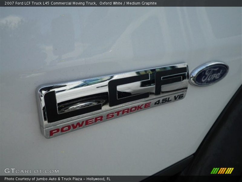 Oxford White / Medium Graphite 2007 Ford LCF Truck L45 Commercial Moving Truck