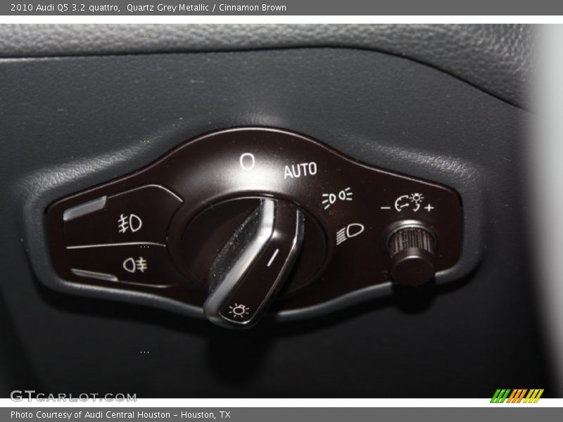 Quartz Grey Metallic / Cinnamon Brown 2010 Audi Q5 3.2 quattro