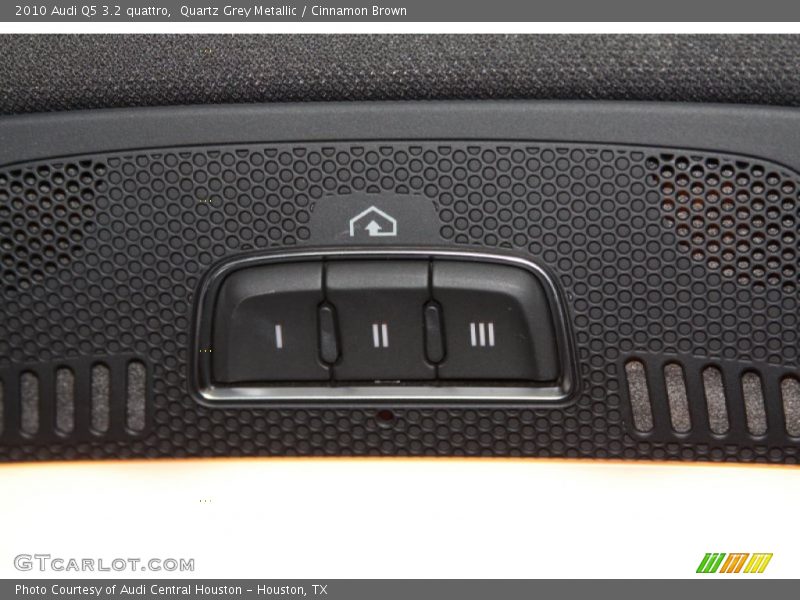 Quartz Grey Metallic / Cinnamon Brown 2010 Audi Q5 3.2 quattro